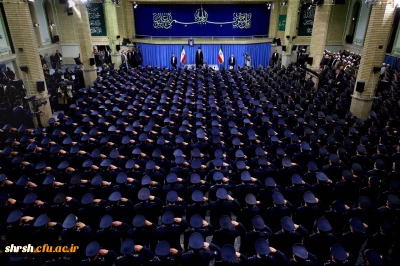 رهبر معظم انقلاب در دیدار اعضای نیروی هوایی ارتش:
اگر جمهوری اسلامی را نصرت دهید، آن وقت خدا شما را نصرت می کند / مسئولان دولتی درگیر مسائل تبلیغاتی انتخابات نشوند / مواظب باشید که پشت لبخند دشمن چیست