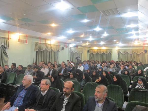 در آستانه انتخابات جلسه هم اندیشی اساتید با حضور دکتر کوشکی در پردیس شهید رجائی در روز شنبه 24 بهمن ماه  برگزار گردید. 5