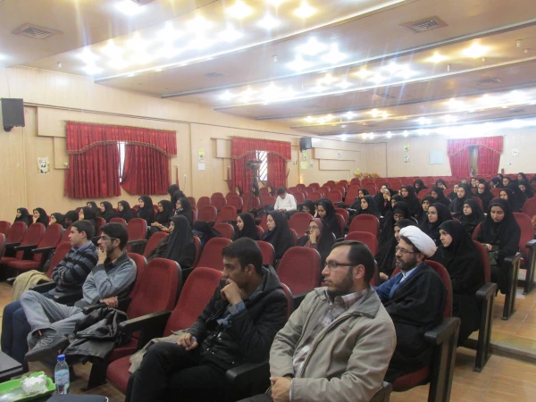 جلسه هم اندیشی اساتید با حضور دکتر کوشکی   در پردیس باهنر  دانشگاه فرهنگیان فارس برگزار گردید 5