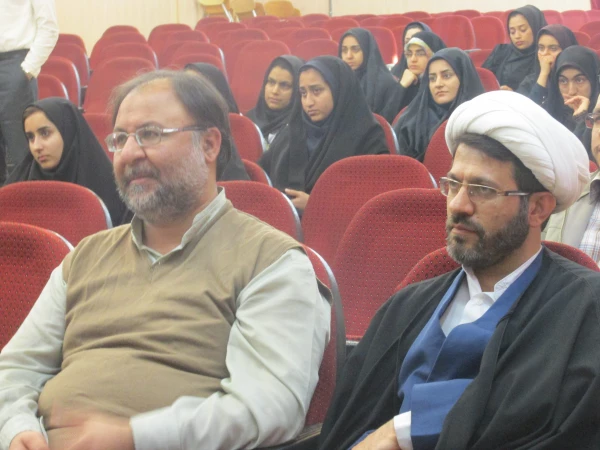 جلسه هم اندیشی اساتید با حضور دکتر کوشکی   در پردیس باهنر  دانشگاه فرهنگیان فارس برگزار گردید 4