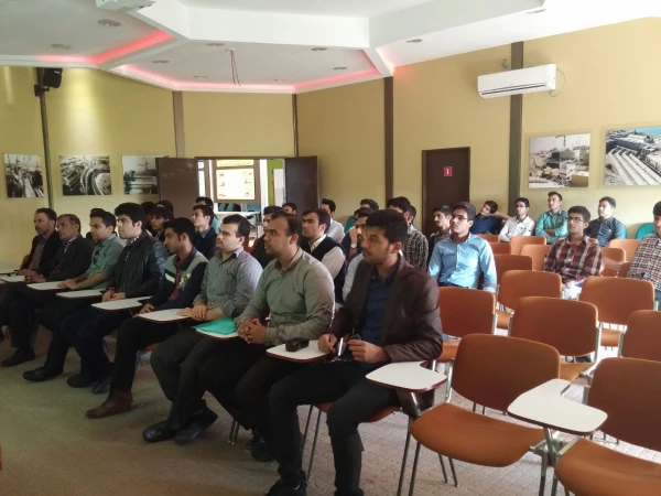 بازدید علمی دانشجویان رشته فیزیک از نیروگاه اتمی بوشهر