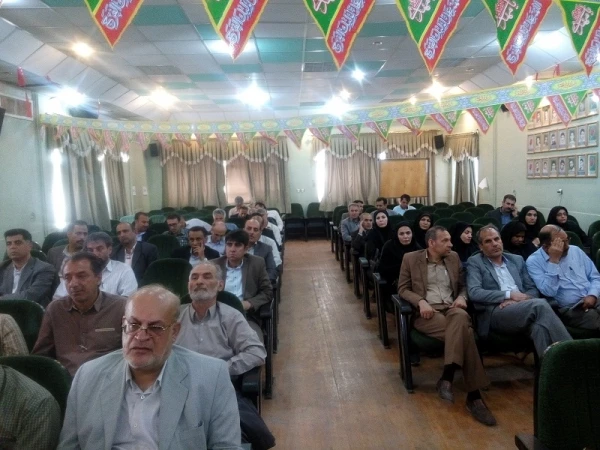 جلسه استادان دانشگاه فرهنگیان فارس در پردیس شهید رجایی فارس برگزار گردید
 3