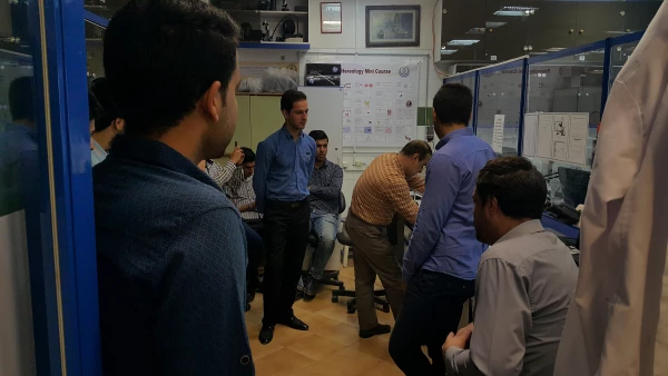 بازدید علمی دانشجویان زیست شناسی  پردیس شهید رجایی فارس 
از آزمایشگاه هیستومورفومتری و استریولوژی دانشکده پزشکی دانشگاه علوم پزشکی شیراز 2