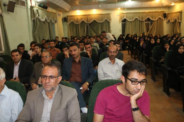 گزارش تصویری از جلسه هم اندیشی اساتید با موضوع بررسی عملکرد اقتصادی دولتهای بعد از انقلاب و پیامدهای آن با حضور دکتر ابراهیم رزاقی استاد اقتصاد دانشگاه تهران
 2