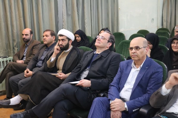 جلسه هم اندیشی دکتر مهرمحمدی و هیات همراه با استادان، کارکنان و دانشجویان در پردیس شهید رجایی فارس 6