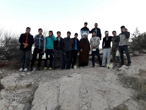 کوهنوردی هیئت بسیج در آخرین روزهای ترم