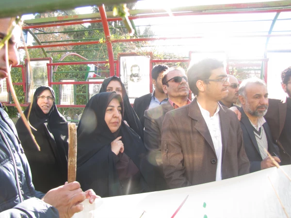 مراسم غبارروبی قبور شهدا توسط بسیج اساتید دانشگاه فرهنگیان  در اولین روز ایام دهه فجر 3