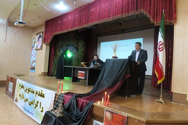 اولین همایش شعر آیینی فاطمی به مناسبت ایام فاطمیه برگزار گردید 3