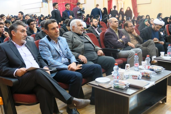 اولین همایش شعر آیینی فاطمی به مناسبت ایام فاطمیه برگزار گردید 5