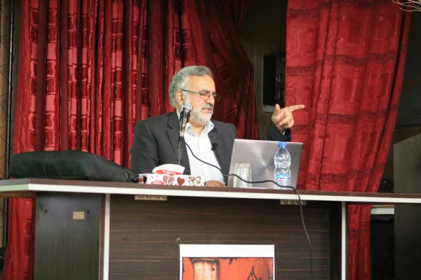 ششمین نشست هم اندیشی اساتید با موضوع نقش اساتید در تحولات فرهنگی جامعه چهارشنبه 11اسفند با حضور دکتر حسن بنیانیان رئیس کمیسیون فرهنگی شورای عالی انقلاب فرهنگی برگزار گردید 6