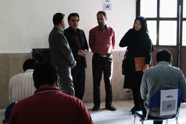 بازدید ریاست محترم پردیس شهید رجایی از برگزاری امتحانات در مرکز آموزش عالی شهید مطهری 4