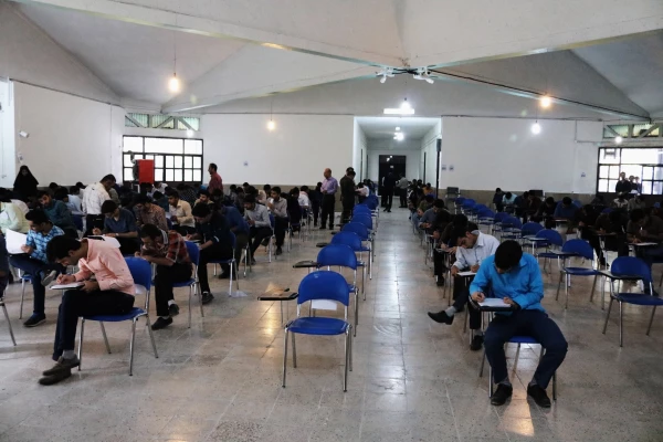 بازدید ریاست محترم پردیس شهید رجایی از برگزاری امتحانات در مرکز آموزش عالی شهید مطهری 3