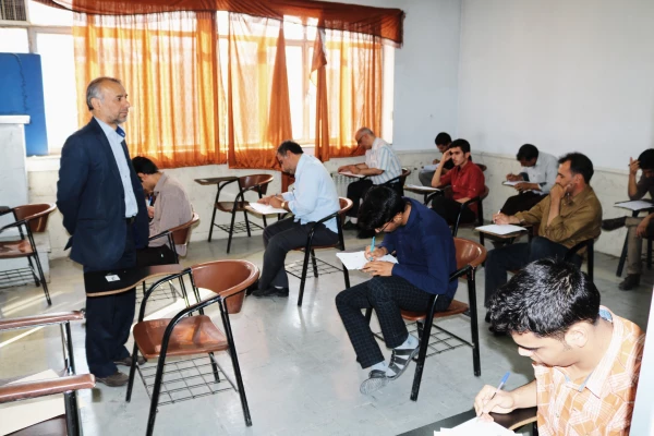 بازدید از برگزاری امتحانات در پردیس شهید  3