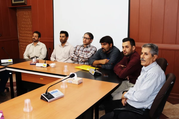 نشست صمیمی سرپرست جدید پردیس شهید رجایی فارس جناب آقای دکتر اناری نژاد 
با همکاران اداری و آموزشی 4