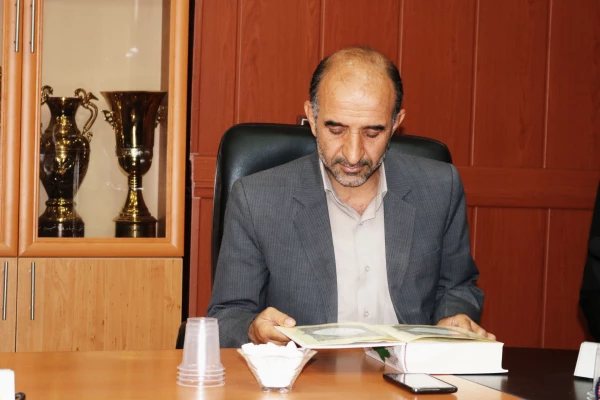 نشست صمیمی سرپرست جدید پردیس شهید رجایی فارس جناب آقای دکتر اناری نژاد 
با همکاران اداری و آموزشی 6