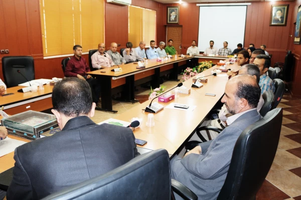 نشست صمیمی سرپرست جدید پردیس شهید رجایی فارس جناب آقای دکتر اناری نژاد 
با همکاران اداری و آموزشی 3