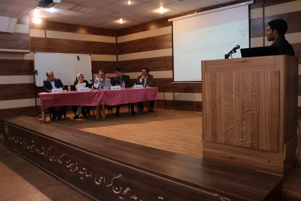 نخستین جلسه دفاع از پایان نامه آقای امید معماری با عنوان تاثیر آموزش برنامه درسی تلفیقی ریاضی با تربیت بدنی بر یادگیری ،یادداری و نگرش دانش آموزان چند پایه دوره ابتدایی دردرس ریاضی در مقطع کارشناسی ارشد در دانشگاه فرهنگیان فارس برگزار شد. 5