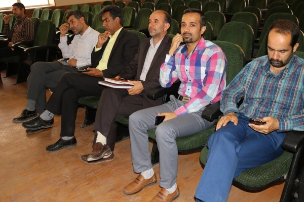 نخستین جلسه دفاع از پایان نامه آقای امید معماری با عنوان تاثیر آموزش برنامه درسی تلفیقی ریاضی با تربیت بدنی بر یادگیری ،یادداری و نگرش دانش آموزان چند پایه دوره ابتدایی دردرس ریاضی در مقطع کارشناسی ارشد در دانشگاه فرهنگیان فارس برگزار شد. 6