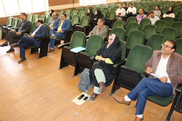 نخستین جلسه دفاع از پایان نامه آقای امید معماری با عنوان تاثیر آموزش برنامه درسی تلفیقی ریاضی با تربیت بدنی بر یادگیری ،یادداری و نگرش دانش آموزان چند پایه دوره ابتدایی دردرس ریاضی در مقطع کارشناسی ارشد در دانشگاه فرهنگیان فارس برگزار شد. 7