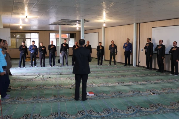 مراسم عزاداری سالار شهیدان با پرپایی زیارت عاشورا در پردیس شهید رجایی فارس 4