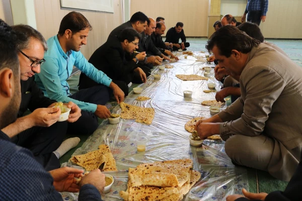 مراسم عزاداری سالار شهیدان با پرپایی زیارت عاشورا در پردیس شهید رجایی فارس 5