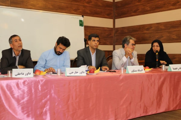 نخستین جلسه دفاع از پایان نامه آقای عبدالصمد قنبری با عنوان بررسی رابطه هوش هیجانی ومدیریت کلاس معلمان دوره ابتدایی منطقه دشتیاری در مقطع کارشناسی ارشد در دانشگاه فرهنگیان فارس برگزار شد. 5