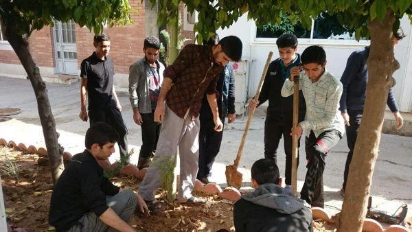 گل کاری پردیس شهید رجایی 4