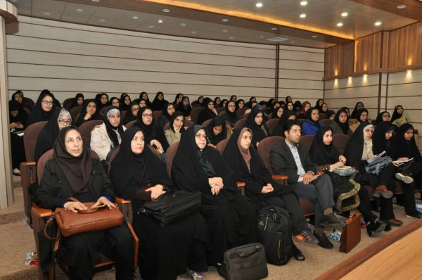 بازدیددانشجومعلمان پردیس شهیدرجایی وپردیس شهیدباهنرفارس از مرکز منطقه ای اطلاع رسانی علوم وفناوری پایگاه استنادی جهان اسلام 7