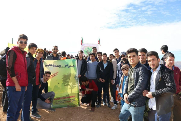 شرکت دانشگاه فرهنگیان در طرح ملی جنگلانه

 2