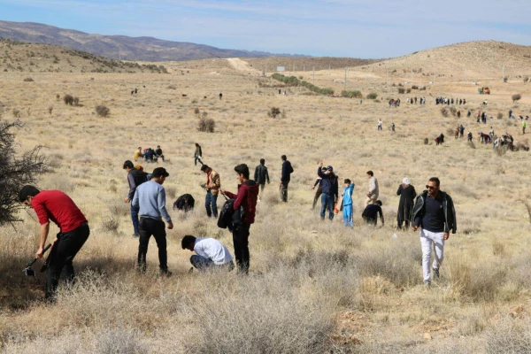 شرکت دانشگاه فرهنگیان در طرح ملی جنگلانه

 2