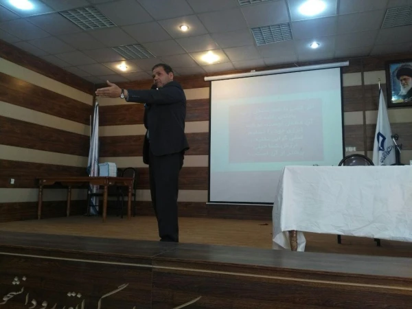 جلسه سخنرانی به مناسبت هفته سلامت در پردیس شهید رجایی شیراز 3