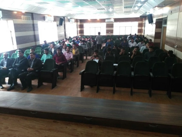 جلسه سخنرانی به مناسبت هفته سلامت در پردیس شهید رجایی شیراز 4