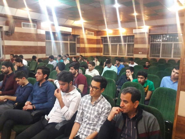 نشست صمیمی مسئولین دانشگاه فرهنگیان استان فارس با دانشجو معلمان 5