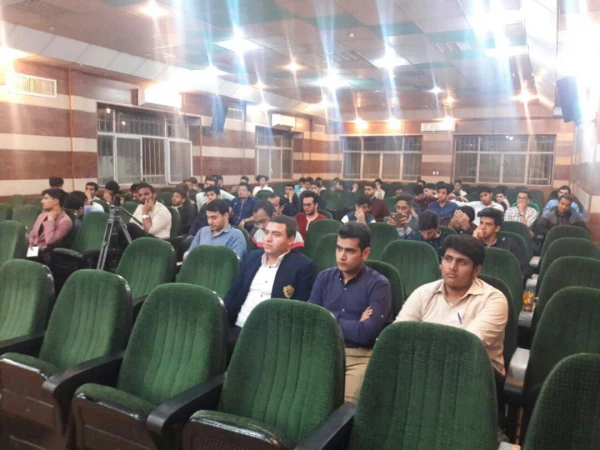 نشست صمیمی مسئولین دانشگاه فرهنگیان استان فارس با دانشجو معلمان 6