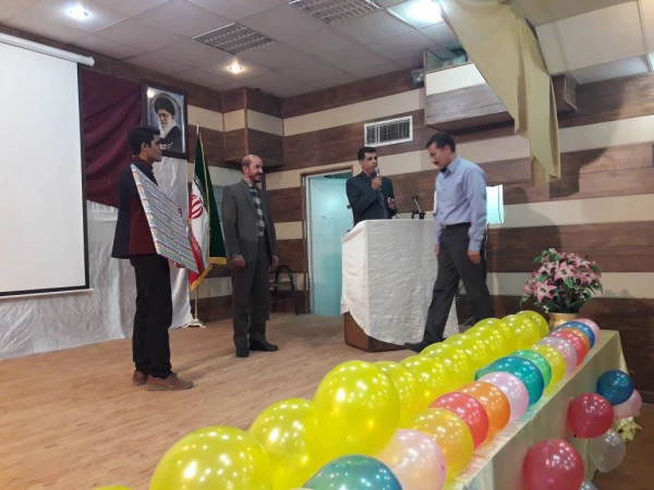 برگزاری جشن روز معلم و تجلیل از اساتید بازنشسته در پردیس شهید رجایی 10