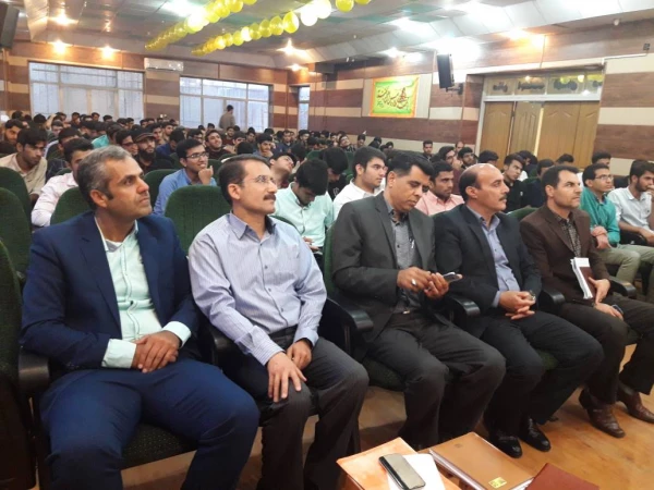 برگزاری جشن روز معلم و تجلیل از اساتید بازنشسته در پردیس شهید رجایی 12