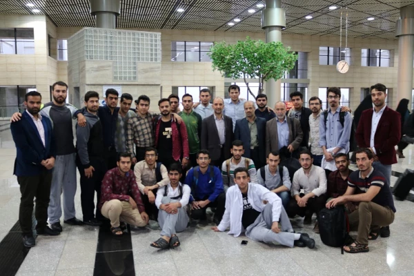 اعزام دانشجویان دانشگاه فرهنگیان فارس جهت دیدار رهبری 2