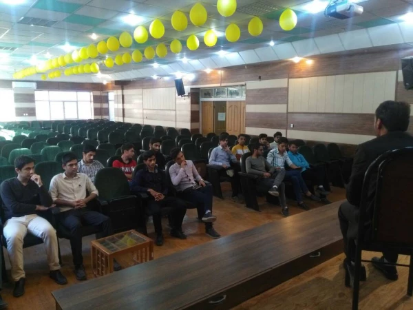 کارگاه آموزشی پیشگیری از اعتیاد ورون گردان ها در پردیس شهید رجایی برگزار گردید 2