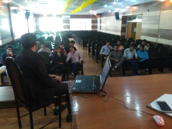 کارگاه آموزشی پیشگیری از اعتیاد ورون گردان ها در پردیس شهید رجایی برگزار گردید 4