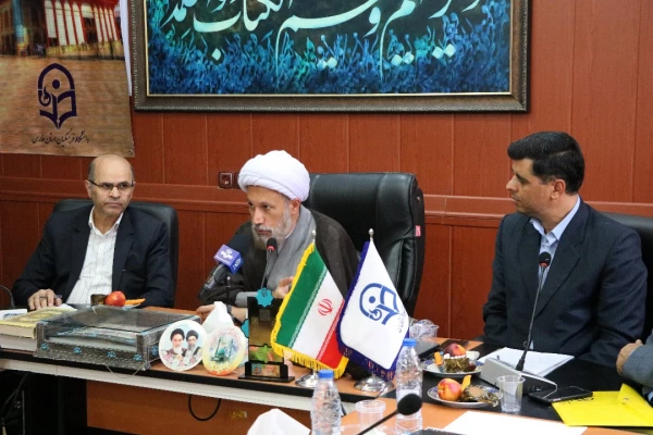 نشست صمیمی حجت السلام و المسلمین حاج آقا دژکام نماینده محترم ولی فقیه در استان فارس و امام جمعه شیراز با کارکنان و اساتید دانشگاه فرهنگیان فارس 2