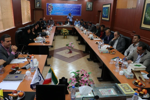 نشست صمیمی حجت السلام و المسلمین حاج آقا دژکام نماینده محترم ولی فقیه در استان فارس و امام جمعه شیراز با کارکنان و اساتید دانشگاه فرهنگیان فارس 9