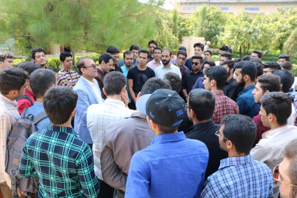 حضور باشکوه دانشجو معلمان پردیس شهید رجایی فارس در آرامگاه لسان الغیب حافظ شیرازی 4