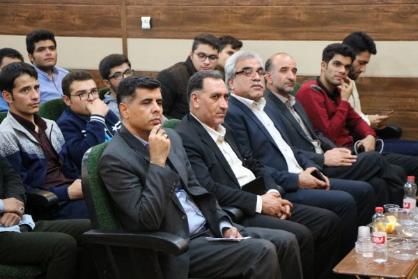 جلسه پرسش و پاسخ دکتر خنیفر با دانشجویان  4