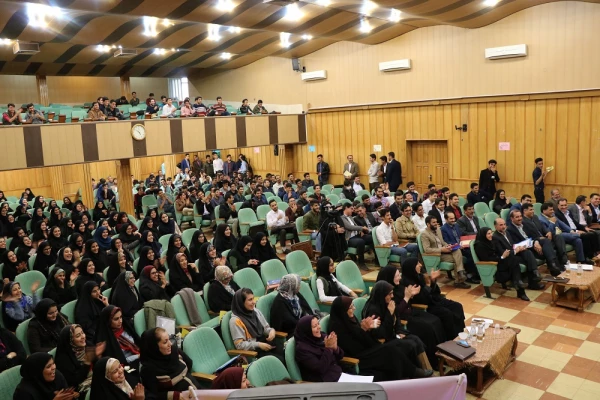 حضور دکتر محمدی معاونت محترم فرهنگی اجتماعی دانشگاه فرهنگیان در نخستین همایش ملی شعر و مشاعره رضوی در دانشگاه فرهنگیان استان فارس 15