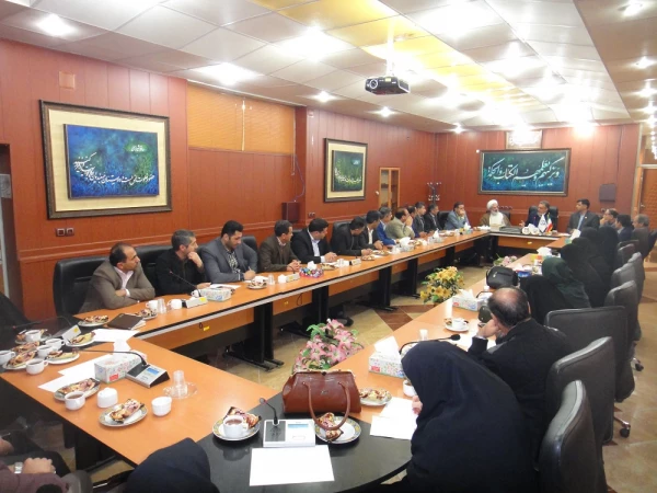 جلسه دکتر کچویبان معاونت نظارت، ارزیابی و تضمین کیفیت دانشگاه فرهنگیان با اعضای هیات علمی و غیر هیات علمی در پردیس شهید رجایی فارس برگزار گردید 3