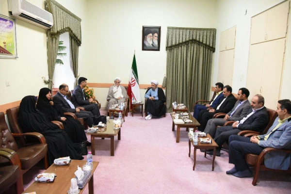 دیدار مسئولان دانشگاه فرهنگیان فارس با نماینده ولی فقیه در استان فارس و امام جمعه شیراز 2