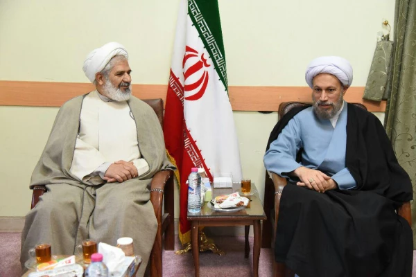 دیدار مسئولان دانشگاه فرهنگیان فارس با نماینده ولی فقیه در استان فارس و امام جمعه شیراز 3