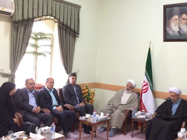 دیدار مسئولان دانشگاه فرهنگیان فارس با نماینده ولی فقیه در استان فارس و امام جمعه شیراز 4