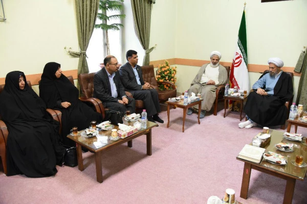 دیدار مسئولان دانشگاه فرهنگیان فارس با نماینده ولی فقیه در استان فارس و امام جمعه شیراز 7