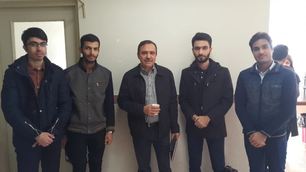 حضور دانشجویان رشته آموزش فیزیک در باشگاه فیزیک شیراز 3